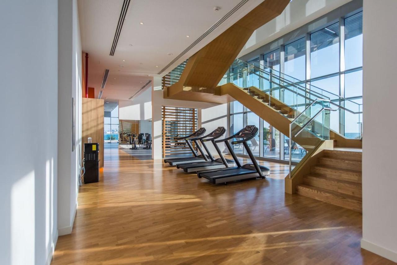 Luxe 3 Bedroom Oceanfront Apartment In The Heart Of Bluewaters Island Dubai Exteriör bild