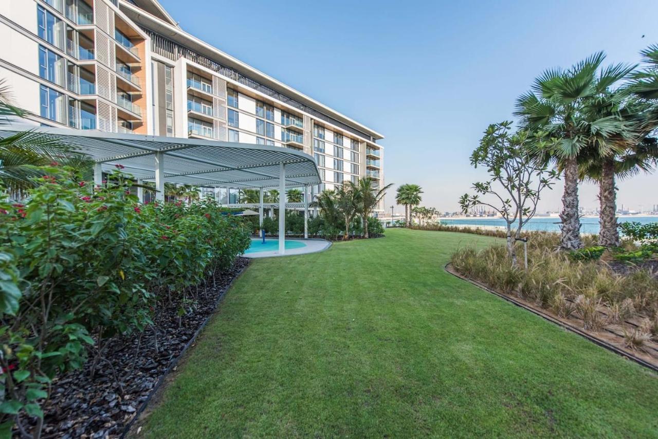 Luxe 3 Bedroom Oceanfront Apartment In The Heart Of Bluewaters Island Dubai Exteriör bild
