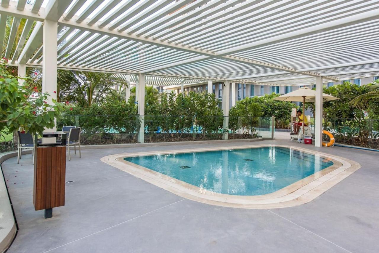 Luxe 3 Bedroom Oceanfront Apartment In The Heart Of Bluewaters Island Dubai Exteriör bild