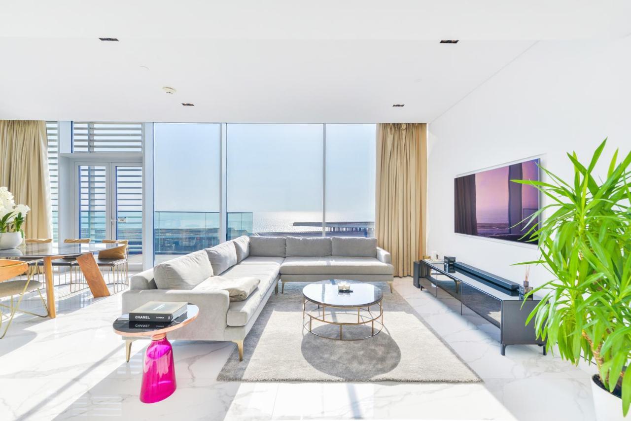Luxe 3 Bedroom Oceanfront Apartment In The Heart Of Bluewaters Island Dubai Exteriör bild