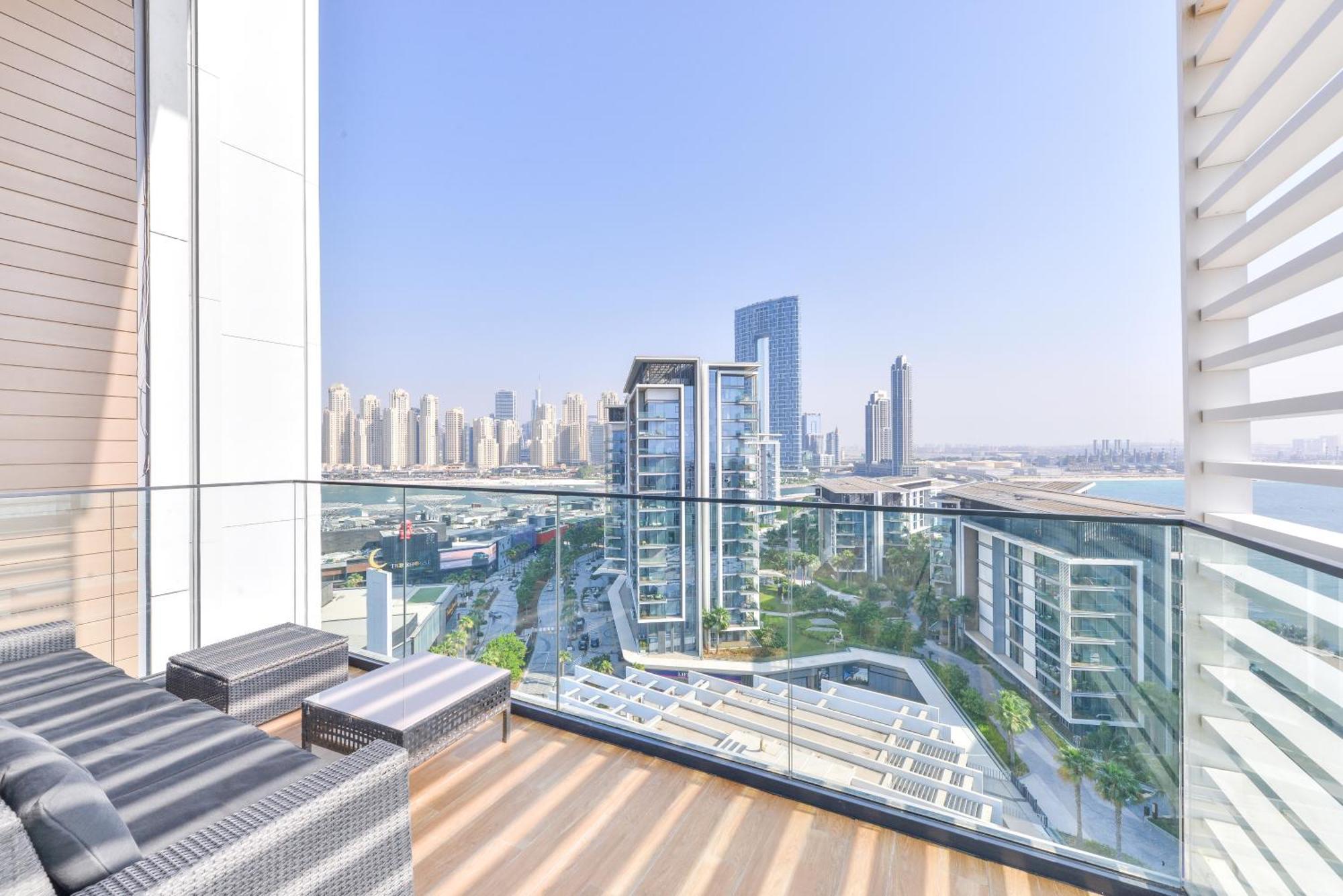 Luxe 3 Bedroom Oceanfront Apartment In The Heart Of Bluewaters Island Dubai Exteriör bild
