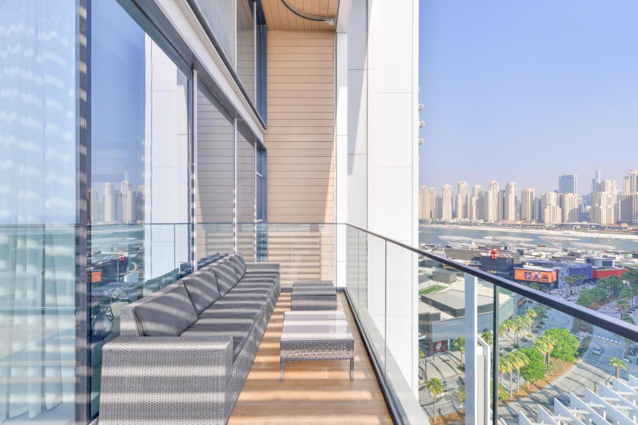Luxe 3 Bedroom Oceanfront Apartment In The Heart Of Bluewaters Island Dubai Exteriör bild