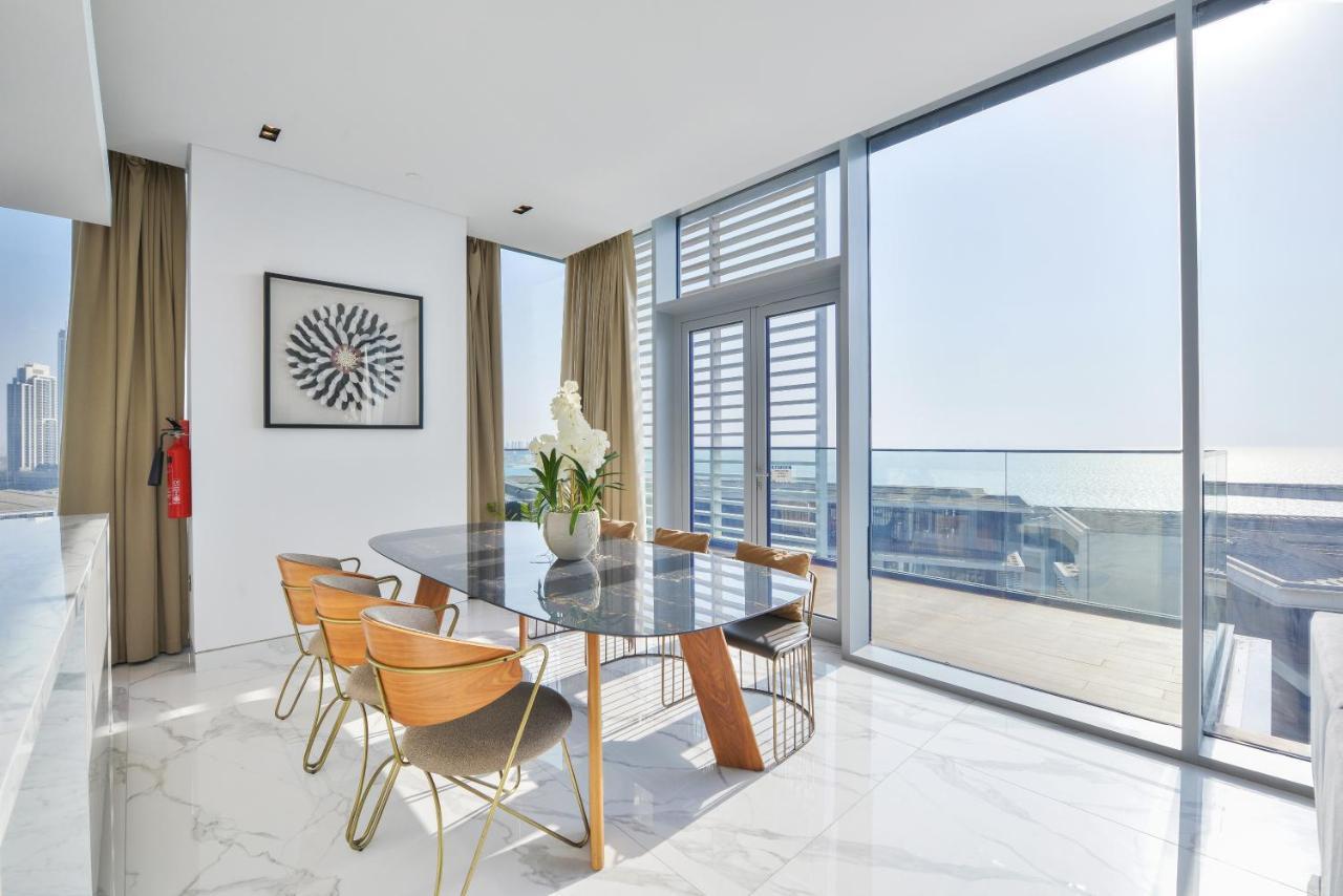 Luxe 3 Bedroom Oceanfront Apartment In The Heart Of Bluewaters Island Dubai Exteriör bild