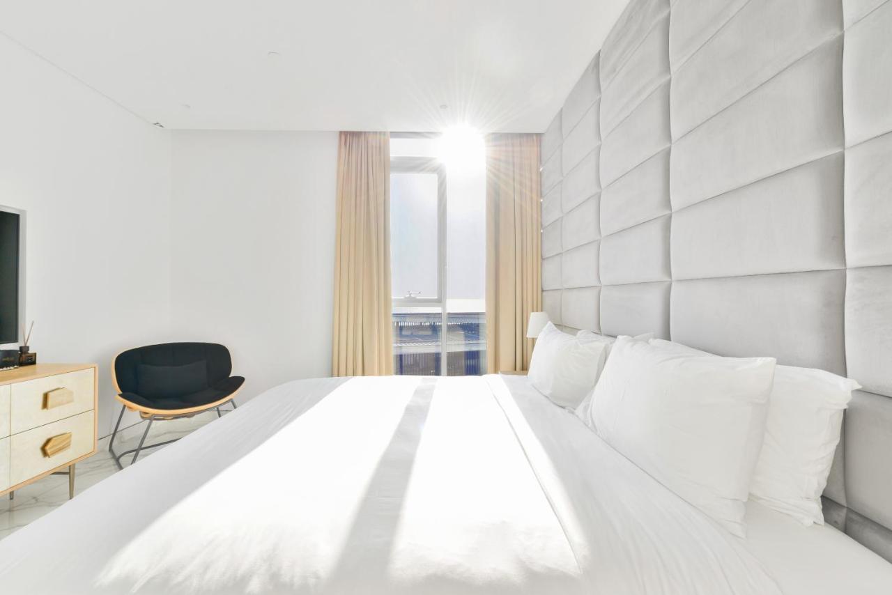 Luxe 3 Bedroom Oceanfront Apartment In The Heart Of Bluewaters Island Dubai Exteriör bild