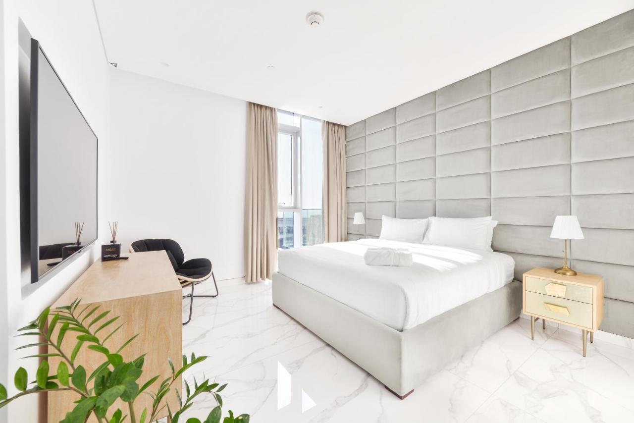 Luxe 3 Bedroom Oceanfront Apartment In The Heart Of Bluewaters Island Dubai Exteriör bild