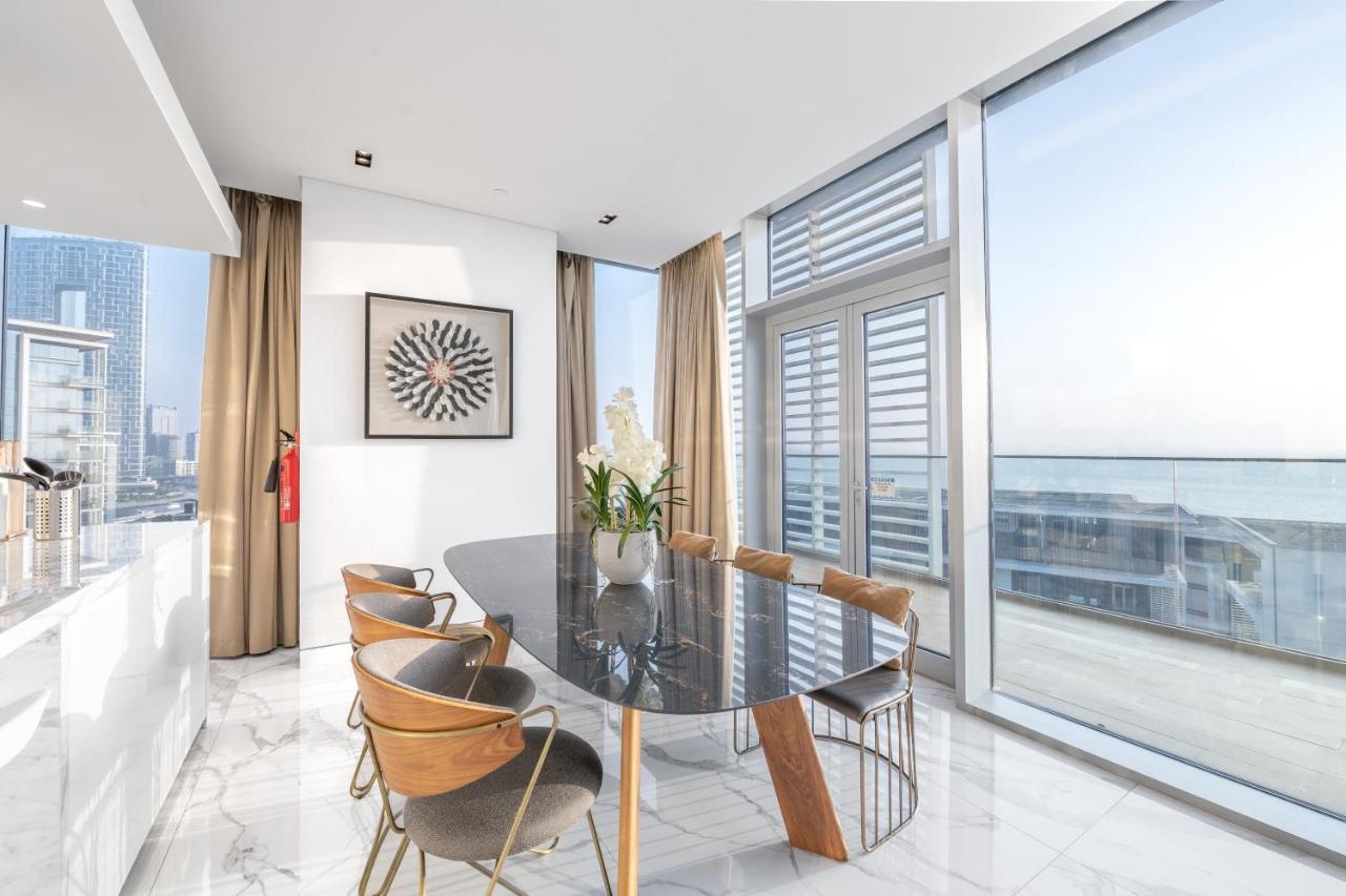 Luxe 3 Bedroom Oceanfront Apartment In The Heart Of Bluewaters Island Dubai Exteriör bild